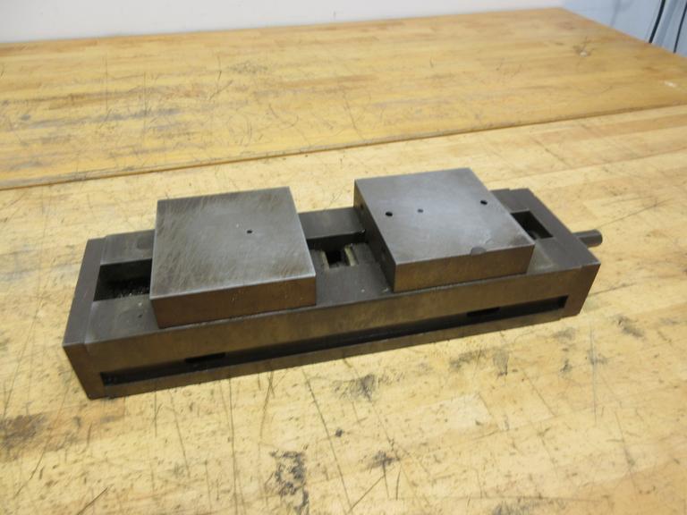 Self Centering 6" Machine Vise