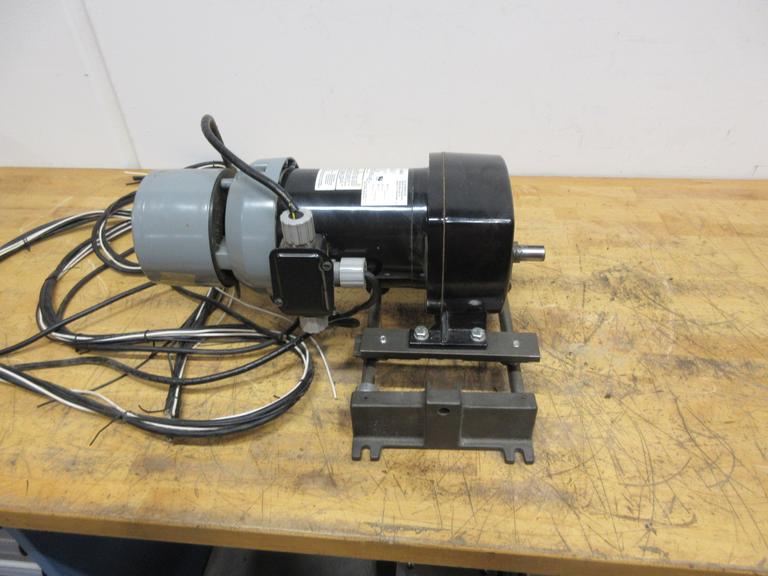 DAYTON AC Gearmotor Model 2Z843: Single Output Shaft, 90 RPM, 220 in-lb Max Torque with Dayton 4Z447A Magnetic Disc Brake, Mounted on Cross Slide