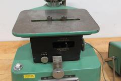 Federal Electronics 136B-2-R1 Precision Adjustable Bore Comparator .000005" with 136B-2R1 Analog Gage Readout and Battery