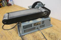 Delta 4" Belt, 6" Disc Bench Top Sander, with Tilting Work Surfaces and 2.25" Dust Outlet