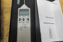 Ametek 5-500 Gram Force Gauge Model LKG-05 , Extech 407735 Decibel Sound Level Meter 35-135 db
