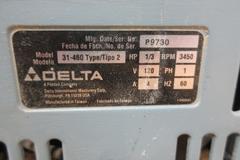 Delta 4" Belt, 6" Disc Bench Top Sander, with Tilting Work Surfaces and 2.25" Dust Outlet