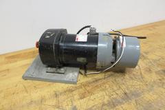 DAYTON AC Gearmotor Model 6Z400: Parallel, Single Output Shaft, Split-Phase, TEFC, 8.5 RPM, 974 in-lb Max Torque with Dayton 4Z447A Magnetic Disc Brake