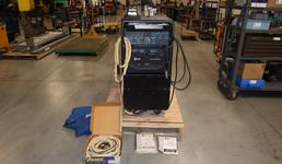 Miller Electric Syncrowave 250 DX Tig/Stick Welder, 200/230/460 V, Foot Control Package