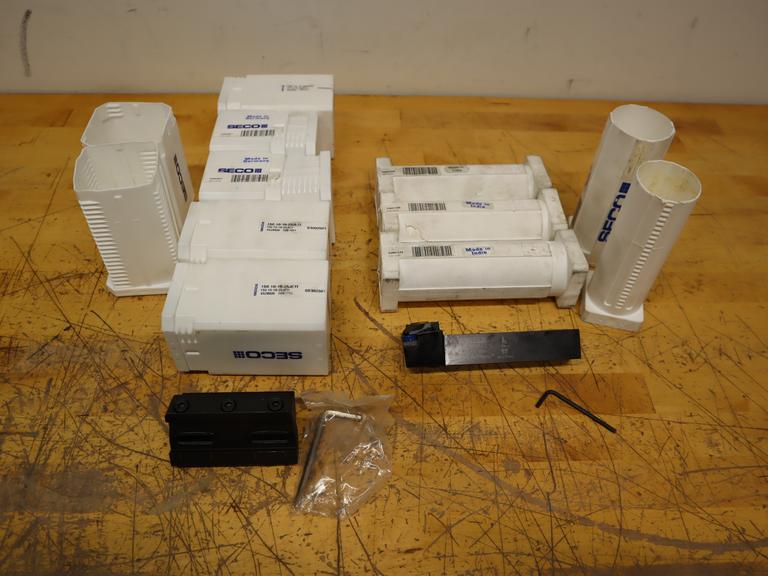 SECO 150.10-16-25JETI 1" Cut-Off Tool Holders (6pcs), PCLNR-16-4DJETL 1" Facing Tools (4pcs) ***New In Packages***