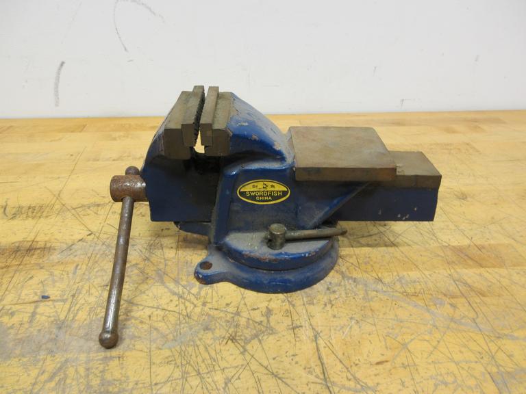 Swordfish China 4" Bench Vise, 4" Max Opening, Swiveling
