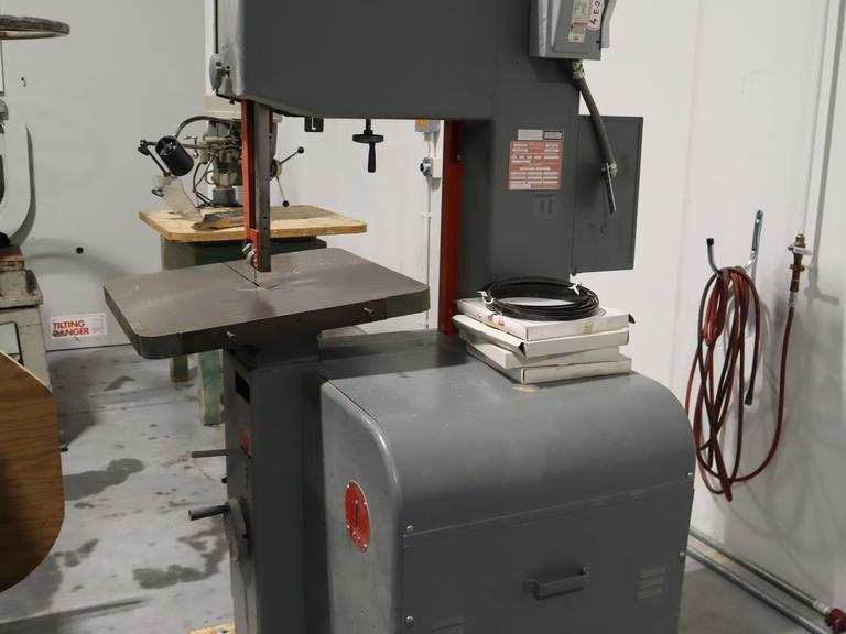 DoAll 2013-V Vertical Bandsaw 20" Variable Speed, Welder Grinder