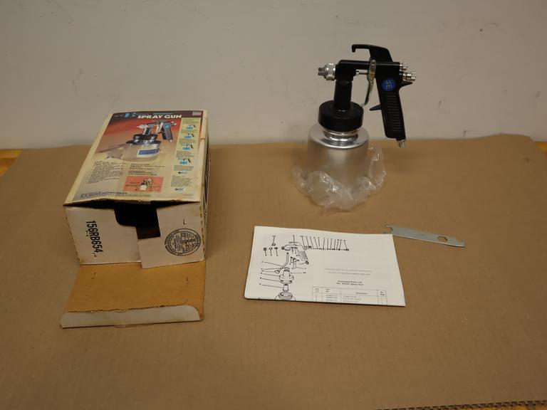 W.R. Brown Inc. SG331 Speedy Pneumatic Heavy Duty 3 Way Spray Gun, ***NEW IN BOX***