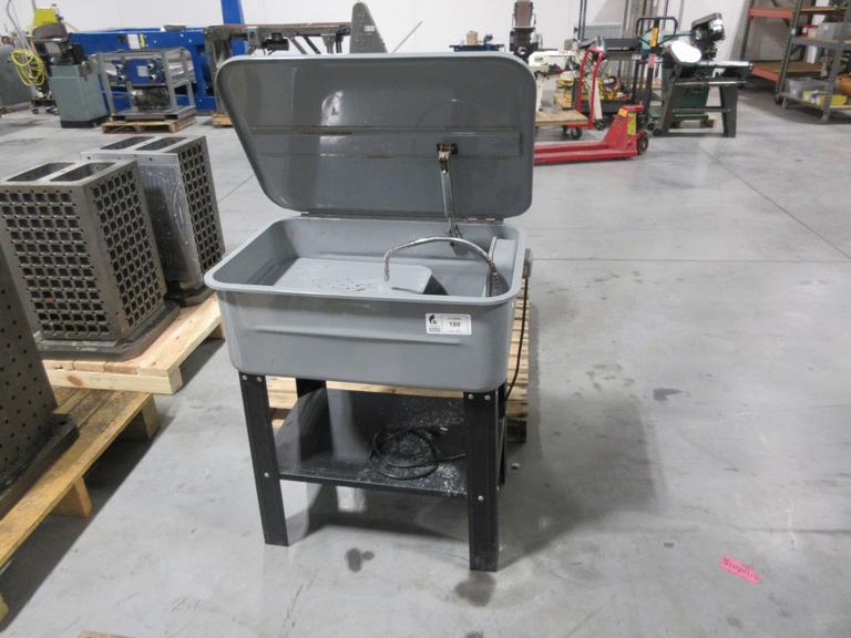 Central Machinery 20 Gallon Parts Washer with Pump and  Metal Stand