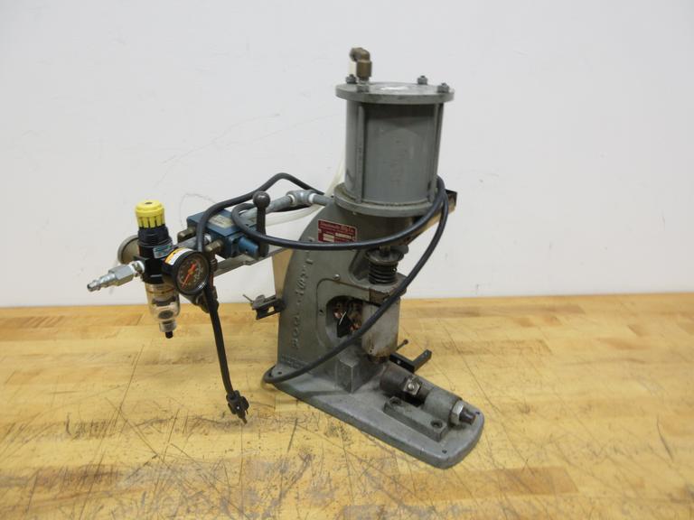 Simplomatic Mfg Plasticore PLA.63  Pneumatic Plastic Press Machine