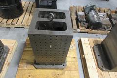 500mm Pallet, 16" x 16" Square Tombstone with Mounting Grid of Pin and Threaded Holes