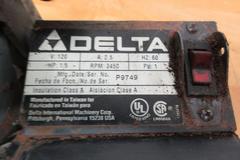 Delta 31-050 1" Wide Belt Sander with Assorted Belts