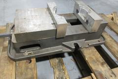 Kurt D80 8" Machine Vise with Aluminum Soft Jaws