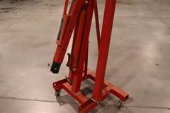 8- Ton Long Ram Rolling Engine Hoist with Folding Legs ***Missing Handle***