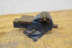 Swordfish China 4" Bench Vise, 4" Max Opening, Swiveling