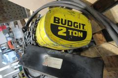 Budgit BAH0215 Pneumatic 2 Ton Chain Hoist with Metal Chain Catcher and Connection Hoses, **No Pendant Control**