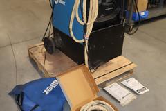 Miller Electric Syncrowave 250 DX Tig/Stick Welder, 200/230/460 V, Foot Control Package