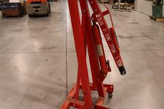 8- Ton Long Ram Rolling Engine Hoist with Folding Legs ***Missing Handle***