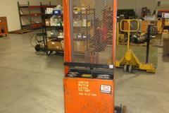 Economy CWF-56-26 Electric Straddle Pallet Stacker