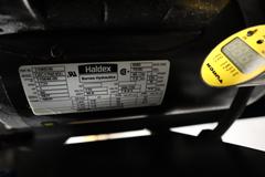 Wilson Tool 972583 Hydraulic Pump Unit .75 Quart Capacity DTE Oil