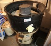 Rampe Finishing Bowl Vibratory Deburrer Finisher with Buckets of Extra Media