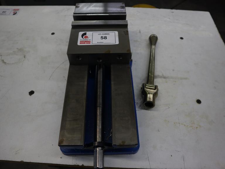Kurt DX6 6" Machine Vise with Steel Jaws, Handle