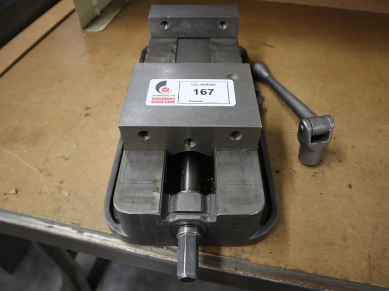 Kurt D-675 6" Machine Vise with Handle