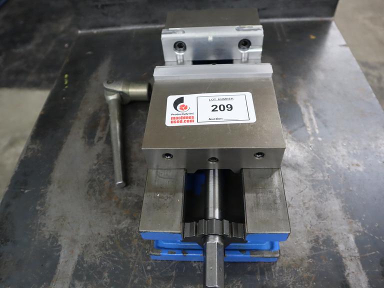 Kurt 3600V 6" Machine Vise, Side or Flat Mounting, with Aluminum Jaws and Handle
