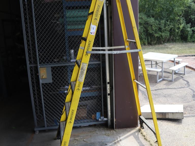 Husky Fiberglass and Aluminum Step Ladder, 92" Height