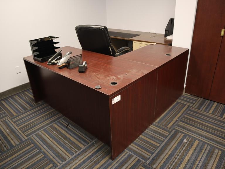 Desk with Return, 2 Hon 2-Drawer File Cabinets, Office Chair and Contents
