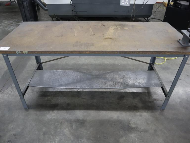 Work Bench with 40 Taper Tool Vise