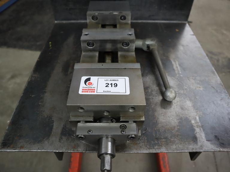 Kurt DL-600 6" Double Lock Machine Vise with Hard Jaws and Handle