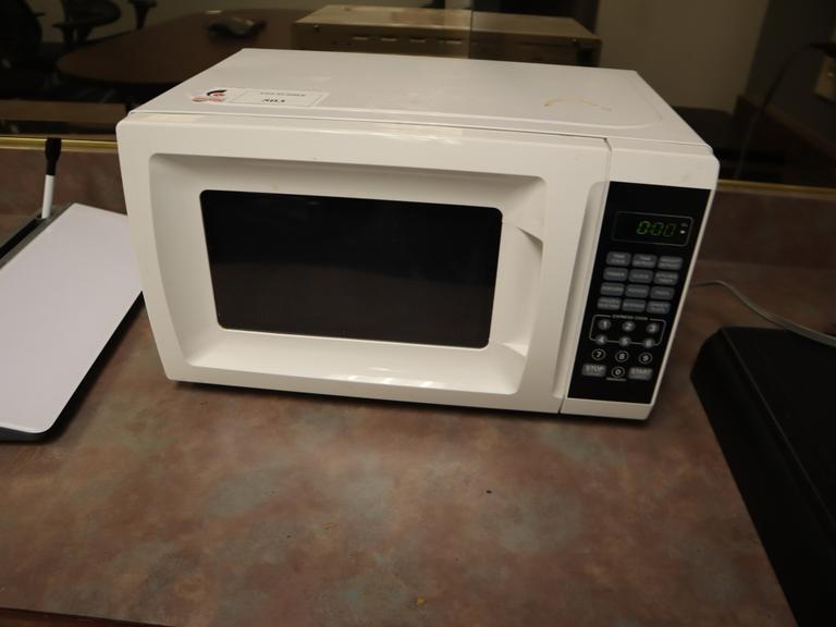 Wal-Mart 700 Watt Microwave