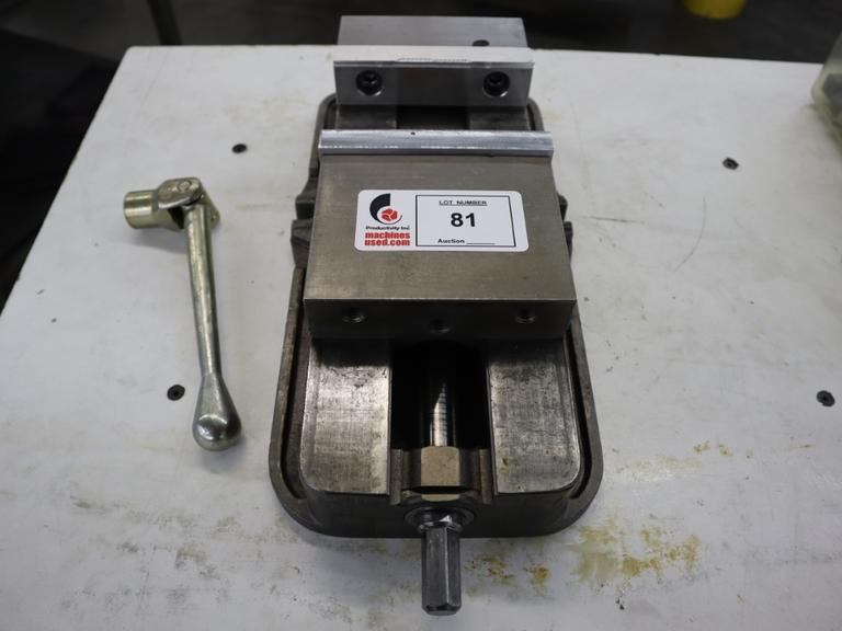 Kurt D675 6" Machine Vise with Aluminum Soft Jaws and Handle