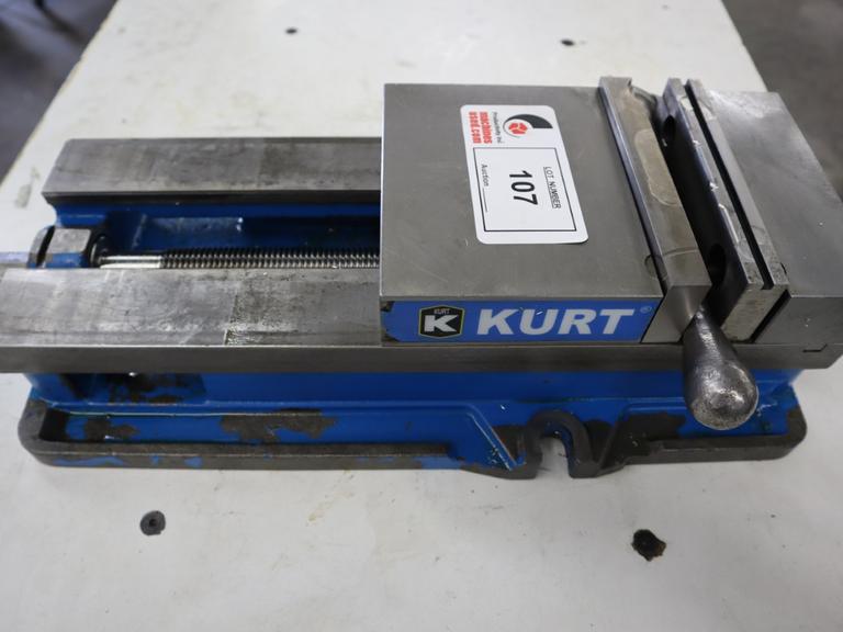 Kurt D688 6" Machine Vise with Steel Hard Jaws and Handle