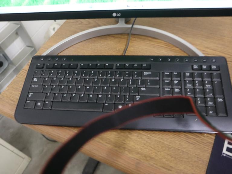 Dell OPtiplex 7070 D11S Desktop Computer, LG 27" Monitor, Keyboard, Mouse