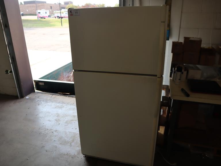 Kenmore Fridge Freezer Combo with Adjustable Shelves