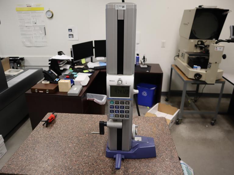 Mitutoyo Height Gage: 0 in to 14 in /0 mm to 350 mm, Inch/Metric, 0.00005 in Resolution