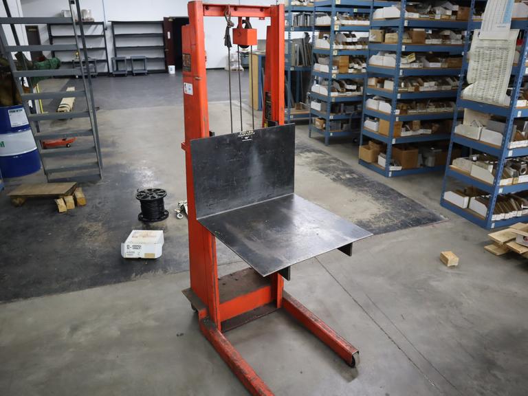 Economy Model MV-54 Rolling Manual Die Lift Cart, 750 lb Capacity, 18" Load Center, 54" Max Lift Height