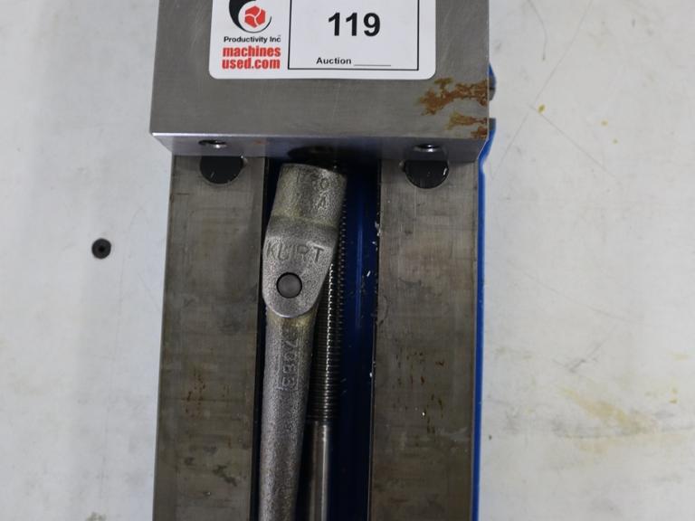 Kurt DX6 6" Machine Vise with Steel Hard Jaws and Handle