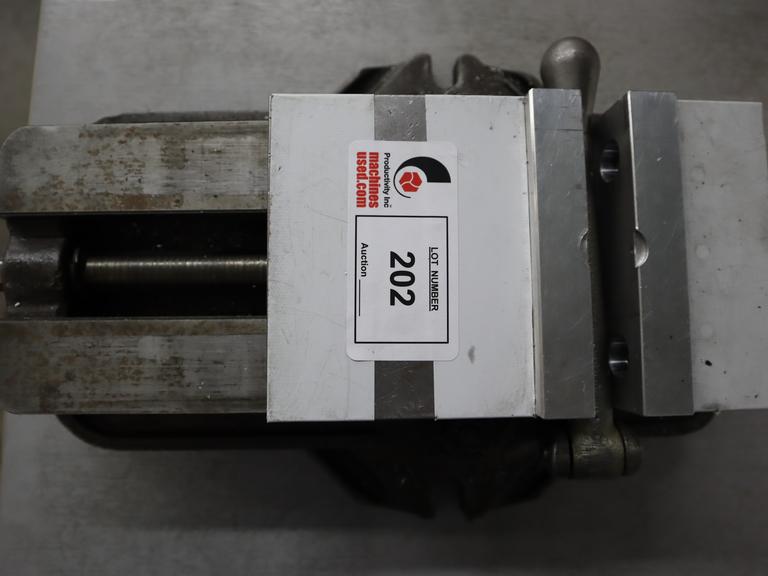 Kurt D-675 6" Machine Vise with Swivel Base, Aluminum Soft Jaws and Handle