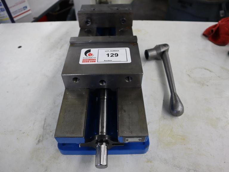 Kurt DX6 6" Machine Vise with Hard Jaws and Handle