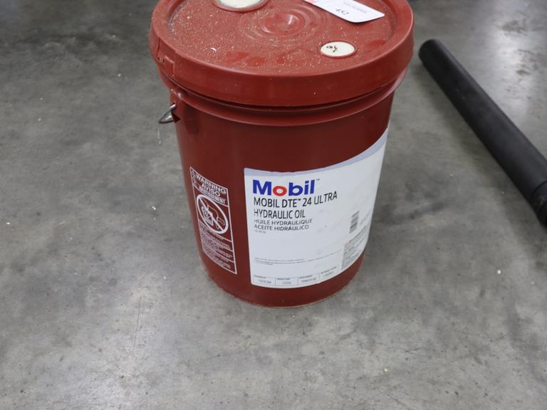 Mobil DTE 24 Ultra Hydraulic Oil - More than 1/2 Full