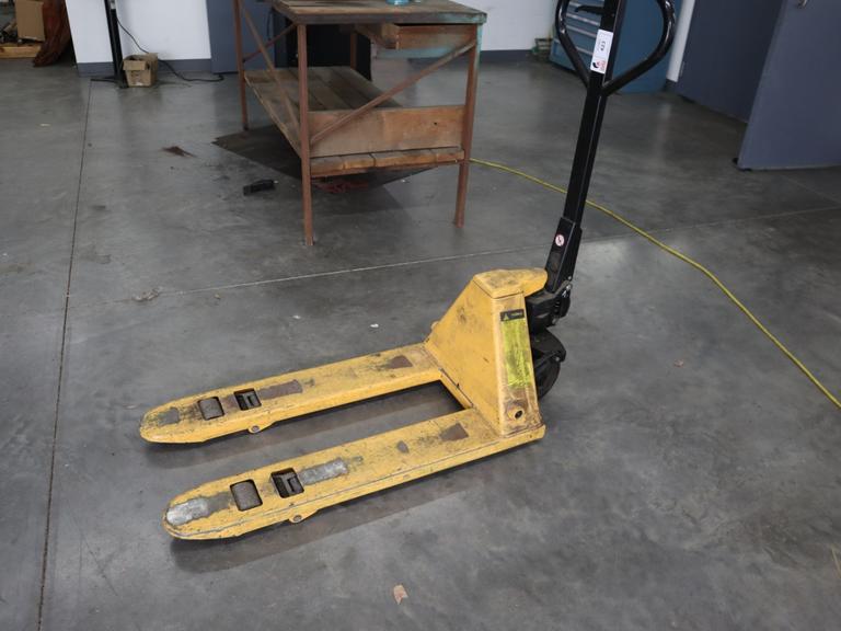 ULINE H-1366 Pallet Jack, 36" Long Forks, 20.5" Width of Forks