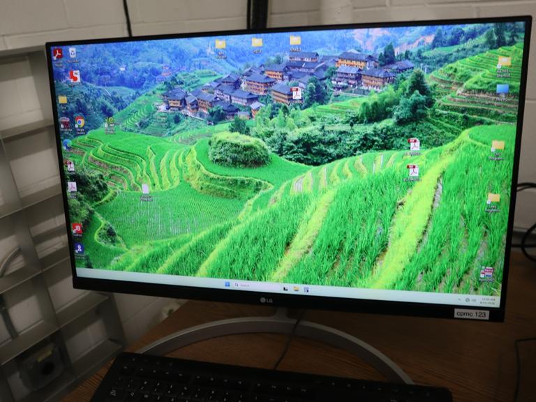Dell OPtiplex 7070 D11S Desktop Computer, LG 27" Monitor, Keyboard, Mouse
