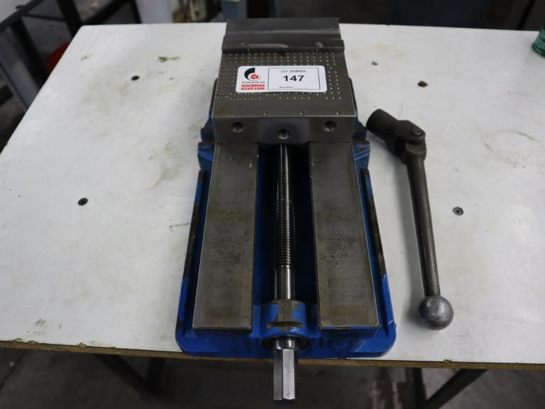 Kurt D688 6" Machine Vise with Steel Hard Jaws and Handle