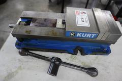 Kurt D688 6" Machine Vise with Steel Hard Jaws and Handle