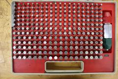 SPI M2 Minus Pin Plug Gage Set, .251-.500", 250 Pieces, Class ZZ with Case
