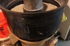 Rampe Finishing Bowl Vibratory Deburrer Finisher with Buckets of Extra Media