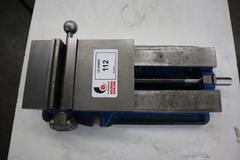 Kurt D688 6" Machine Vise with Hard Jaws and Handle